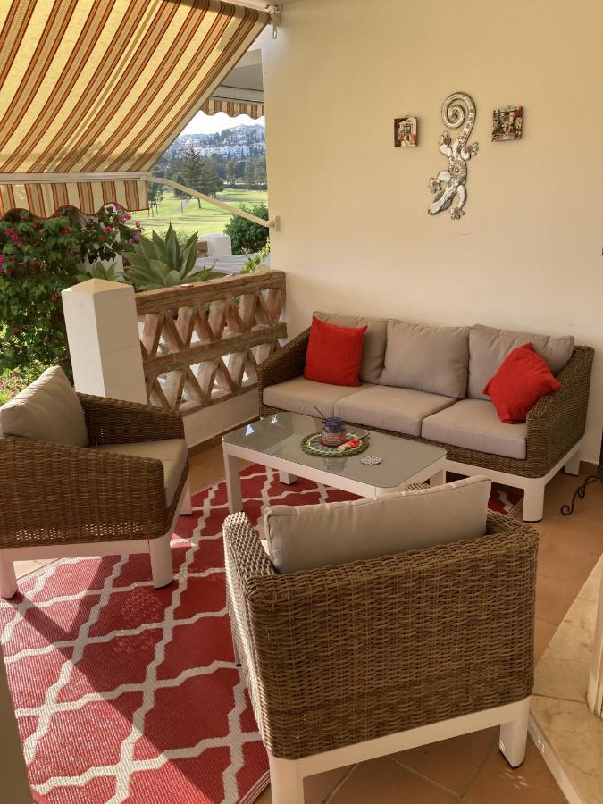 Beautiful Apt With Golf & Lake Views Mijas Golf Фуэнхирола Экстерьер фото
